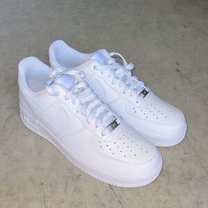 Air Force 1’s ALL WHITE